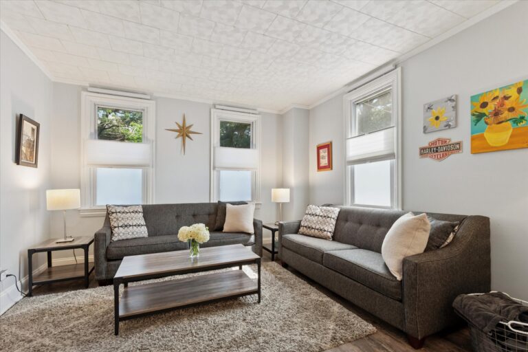 18-125 W Fairview Street_18