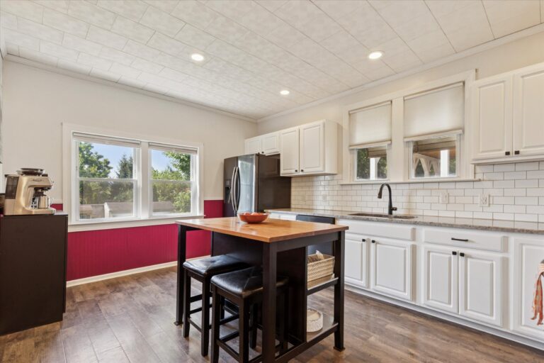 23-125 W Fairview Street_23